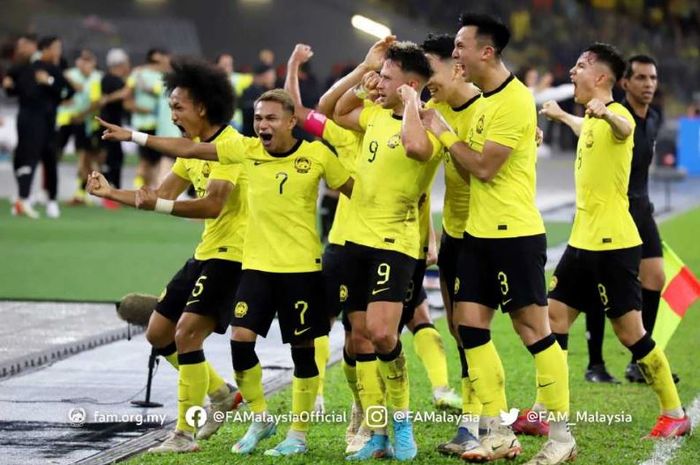 Para pemain Timnas Malaysia merayakan gol ke gawang Timnas Singapura pada laga Grup B Piala AFF 2022.