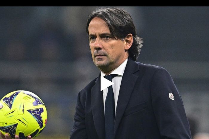 Pelatih Inter Milan, Simone Inzaghi, harus dibantu oleh petinggi klub demi merelakan Andre Onana.