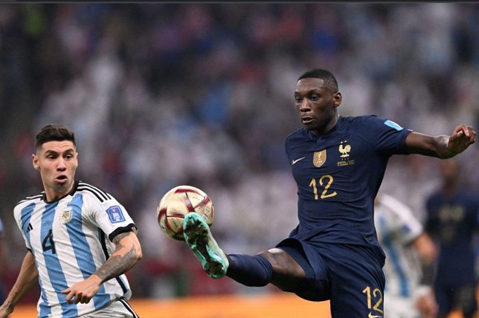 Aksi Randal Kolo Muani saat final Piala Dunia 2022 antara timnas Prancis dengan timnas Argentina,
