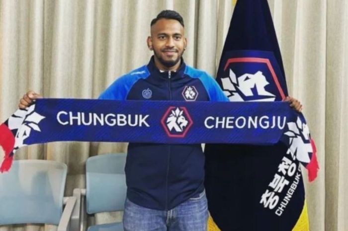 Mantan pemain Timnas Malaysia, Kogileswaran Raj, resmi bergabung dengan klub Korea Selatan, Chungbuk Cheongju FC.
