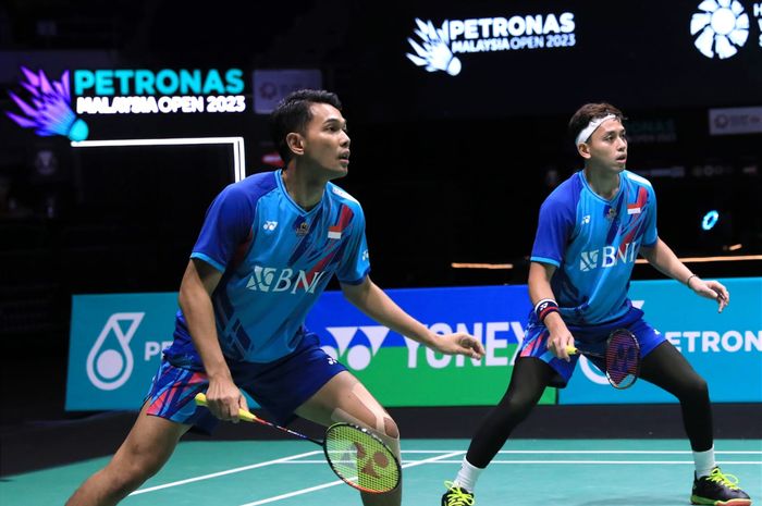 Pasangan ganda putra Indonesia, Fajar Alfian/Muhammad Rian Ardianto, pada semifinal Malaysia Open 2023 di Axiata Arena, Kuala Lumpur, Sabtu (14/1/2023).