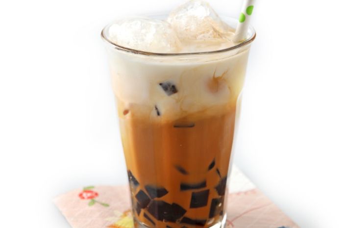 Hidangan thai tea aromatic, minuman segar kekinian yang cocok disajikan sebagai menu buka puasa Ramadan 2023.