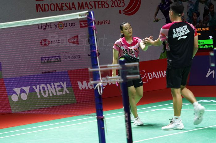 Pasangan ganda campuran Indonesia, Rinov Rivaldy/Pitha Haningtyas Mentari melangkah ke babak kedua Swiss Open 2023, Kamis (23/3/2023)