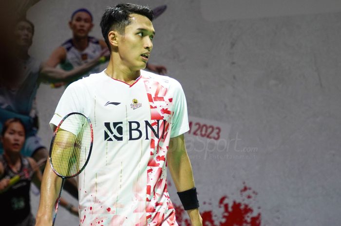 Tunggal putra tanah air, Jonatan Christie saat tampil melawan Nhat Nguyen (Irlandia) pada babak pertama Indonesia Masters 2023 di Istora Senayan, Jakarta, Rabu (25/1/2023).