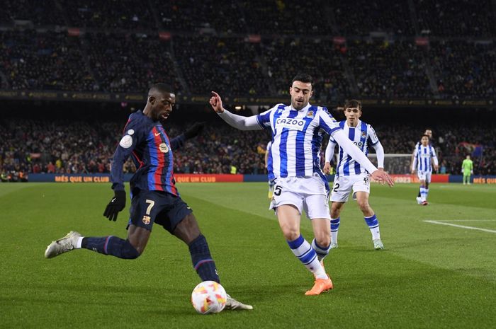 Penyerang Barcelona, Ousmane Dembele, mencetak gol spektakuler ke gawang Real Sociedad dalam laga babak perempat final Copa Del Rey