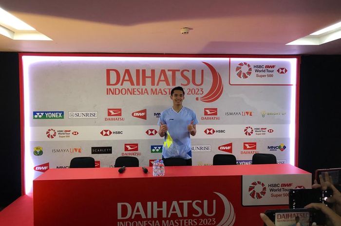 Tunggal putra Indonesia, Jonatan Christie, saat jumpa pers pasca laga perempat final Indonesia Masters 2023 di Istora Senayan, Jakarta, Jumat (27/1/2023).