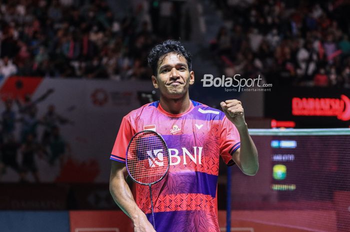 Pebulu tangkis tunggal putra Indonesia, Chico Aura Dwi Wardoyo, mengikuti jejak Anthony Sinisuka Ginting ke babak kedua All England Open 2023.