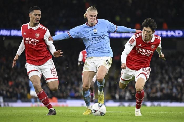 Aksi striker Manchester City, Erling Haaland, dalam laga Piala FA 2022-2023 melawan Arsenal.