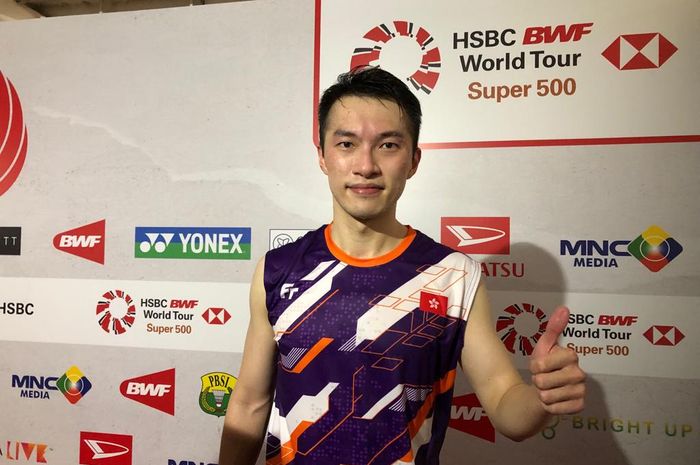 Tunggal putra asal Hong Kong, Ng Ka Long Angus, usai bertanding melawan Chico Aura Dwi Wardoyo pada semifinal Indonesia Masters 2023 di Istora Senayan, Jakarta, Sabtu (28/1/2023).