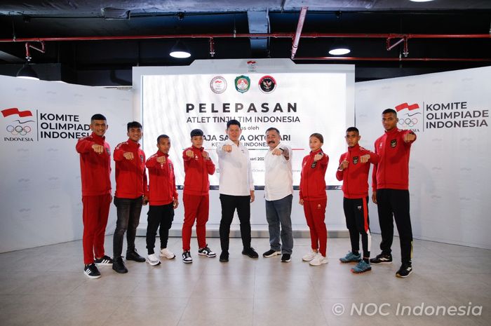 NOC Indonesia melepas para petinju Indonesia mengejar poin untuk lolos ke Olimpiade Paris 2024