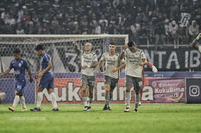Suasana pertandingan antara PSIS Semarang versus Persib Bandung pada laga pekan ke-21 Liga 1 2022/2023, di Stadion Jatidiri, Semarang, pada Selasa (31/1/2023).