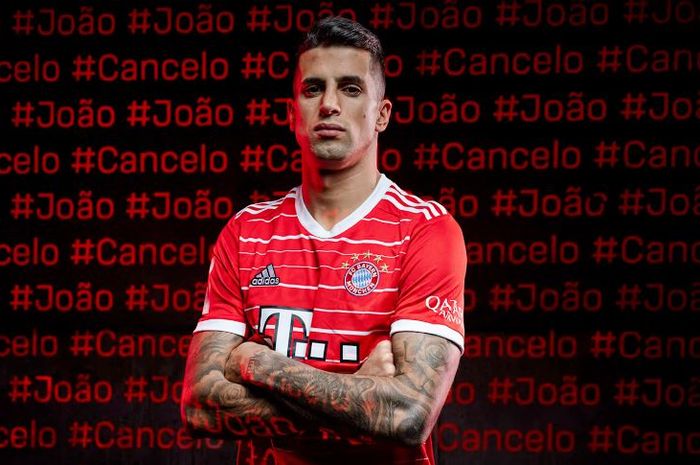 Joao Cancelo resmi berseragam Bayern Muenchen hingga akhir musim 2022-2023.