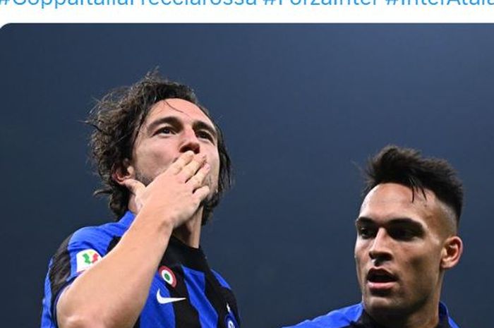 Dua pemain Inter Milan, Matteo Darmian dan Lautaro Martinez, merayakan gol ke gawang Atalanta. Inter kini terbiasa melaju ke semifinal Coppa Italia setelah sempat 3 musim memble.