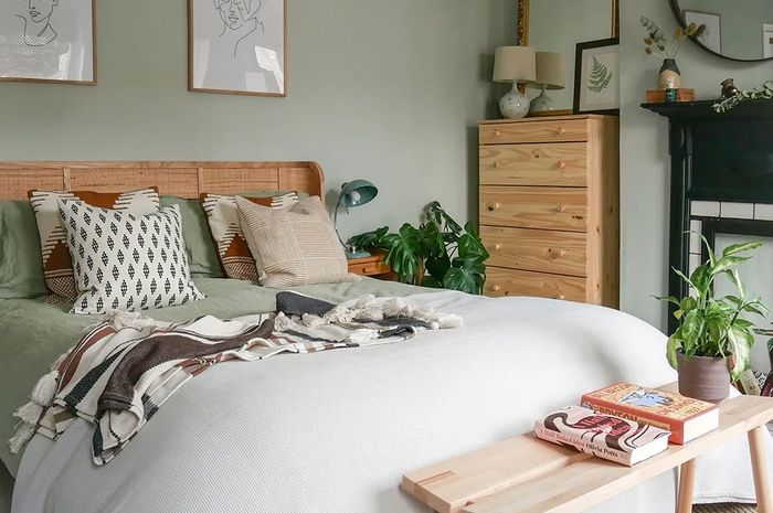 7 Potret Kamar Tidur Gaya Bohemian Warna Hijau Sage Green - iDEA