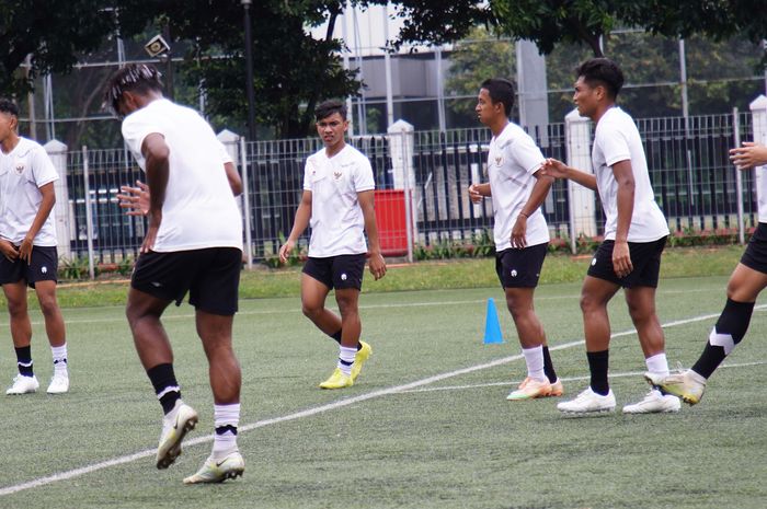 Latihan Timnas Indonesia U-20 terlihat beberapa pemain Baru dan pemain Pilihan untuk Piala Dunia U-20 Indonesia