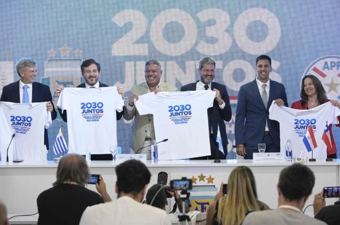 Empat negara Amerika Selatan yaitu Argentina, Cile, Paraguay, dan Uruguay mengumumkan pencalonan mereka sebagai tuan rumah bersama Piala Dunia 2030 di Markas AFA, Buenos Aires, Selasa (7/2/2023).