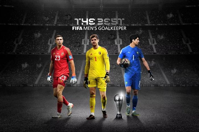 Tiga nominasi Kiper Terbaik FIFA 2023 dari kiri ke kanan: Emiliano Martinez, Thibaut Courtois, dan Yassine Bounou.
