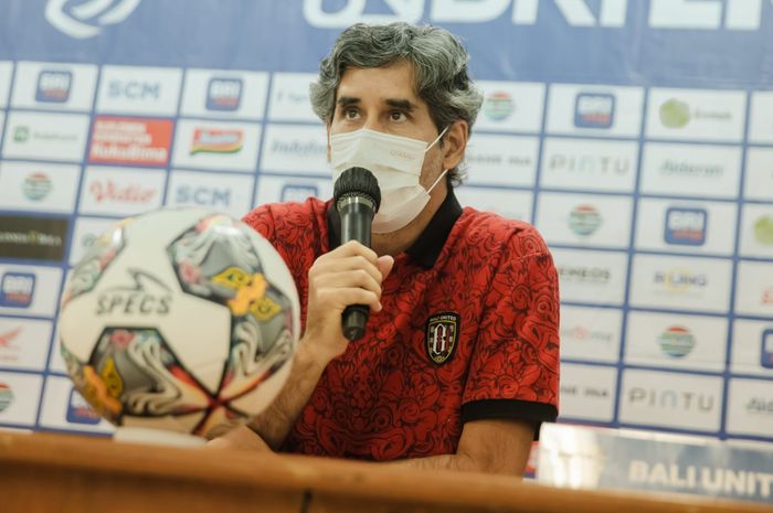 Pelatih Persis Solo, Leonardo Medina secara tak langsung menanggapi rencana revans yang disiapkan pelatih Bali United, Stefano Cugurra jelang pertemuan kedua tim.