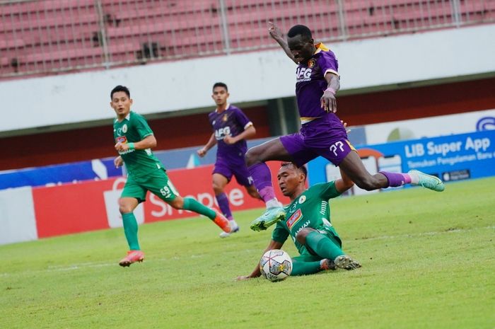 Ketua Panitia Pelaksana (Panpel) PSS Sleman, Yuyud Pujiarto menjelaskan laga pekan ke-25 Liga 1 2022-2023 melawan Dewa United digelar tanpa penonton seperti laga kandang sebelumnya saat melawan Persik Kediri.