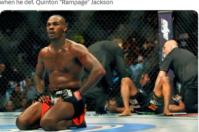 Jagoan UFC, Jon Jones mengalahkan Quinton Jackson pada tahun 2011.