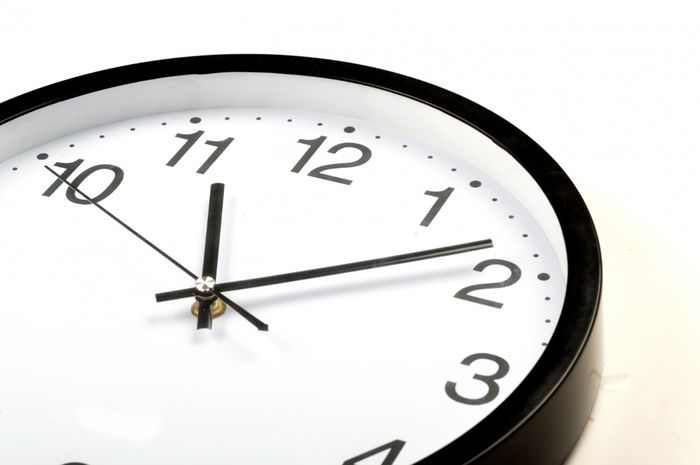 Bagaimana Penggunaan Kata Jam, Pukul, dan Waktu yang Benar? Ini