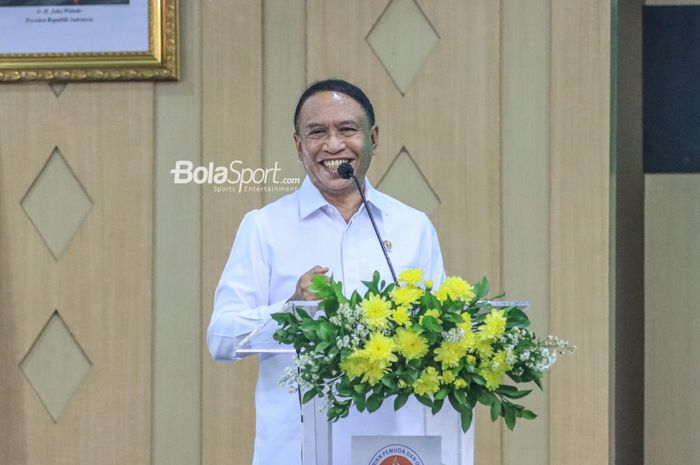 Menteri Pemuda dan Olahraga Republik Indonesia, Zainudin Amali, sedang memberikan sambutan dalam acara penyempurnaan Inpres nomor 3 tahun 2019 tentang Pencepatan Pembangunan Persepakbolaan Nasional di Kantor Kemenpora, Senayan, Jakarta, Senin (13/2/2023).