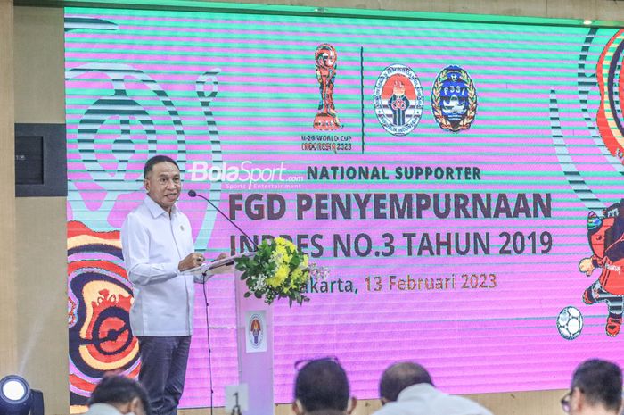 Menteri Pemuda dan Olahraga Republik Indonesia, Zainudin Amali, sedang memberikan sambutan dalam acara penyempurnaan Inpres nomor 3 tahun 2019 tentang Pencepatan Pembangunan Persepakbolaan Nasional di Kantor Kemenpora, Senayan, Jakarta, Senin (13/2/2023).
