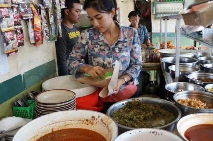 5 Rahasia Ajaib: Tafsir Mimpi Makan Sehat dan Makna Tersembunyi di Baliknya
