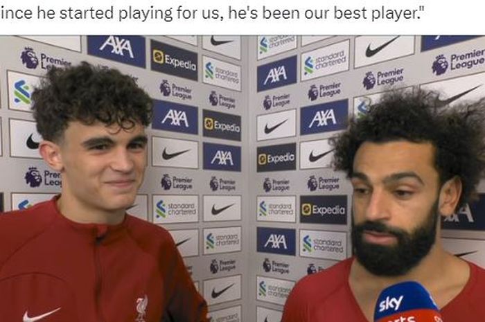 Winger Liverpool, Mohamed Salah, menjalani sesi wawancara bareng Stefan Bajcetic seusai laga Liga Inggris vs Everton. Mo Salah sebut pemain terbaik The Reds kini baru berusia 18 tahun.