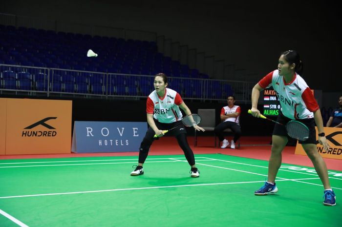 Pasangan ganda putri Indonesia, Lanny Tria Mayasari/Ribka Sugiarto, saat berlaga melawan tim Suriah pada ajang Kejuaraan Beregu Campuran Asia 2023 di Dubai Exhibition Centre, Dubai, Uni Emirat Arab, Selasa (14/2/2023).