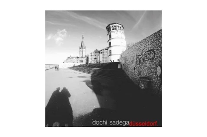 Review Album Dochi Sadega - Dusseldorf: Dochi Goes Midwest Emo! - Hai
