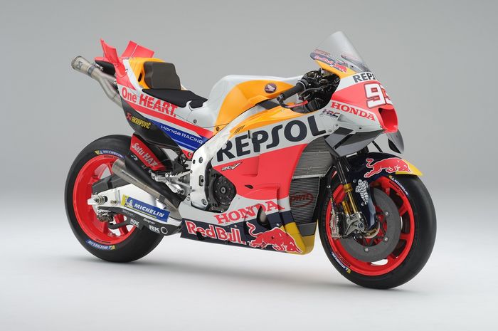 Penampakan grafis motor Honda RC213V yang akan dikendarai pembalap Repsol Honda, Marc Marquez, pada MotoGP 2023.