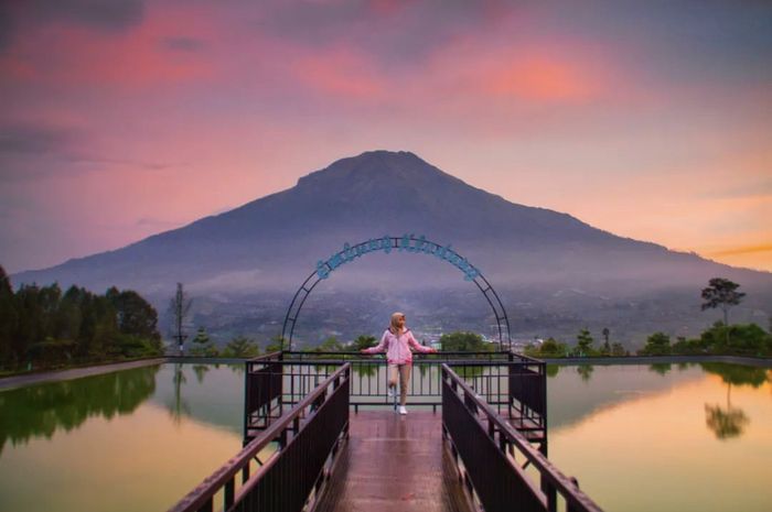 Ide Ngabuburit di Embung Kledung Temanggung, Tempat Wisata Estetik