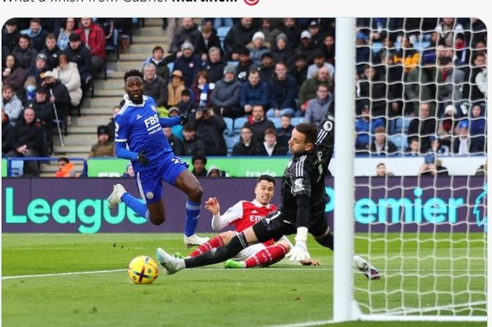 Pemain Arsenal, Gabriel Martinelli, mencetak gol ke gawang Leicester City pada laga pekan ke-25 Liga Inggris 2022-2023, Sabtu (25/2/2023)