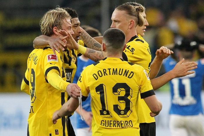 Julian Brandt merayakan golnya bersama Borussia Dortmund ke gawang Hoffenheim pada laga Bundesliga.