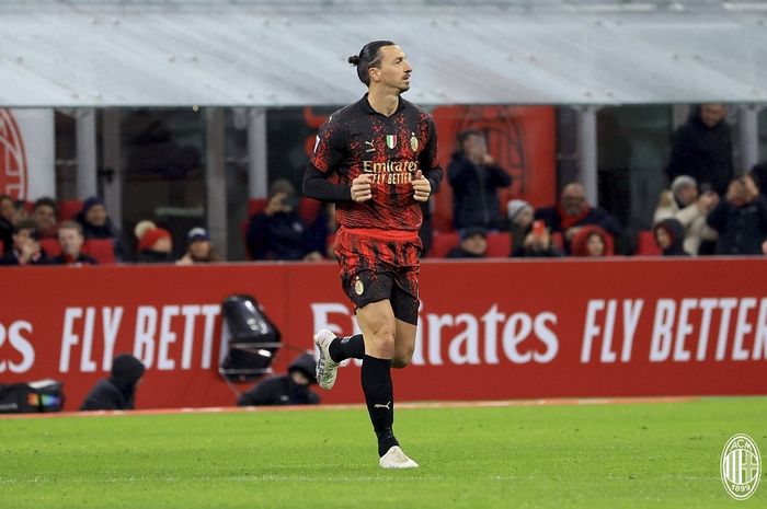 Zlatan Ibrahimovic kembali bermain dengan AC Milan untuk pertama kalinya pada musim 2022-2023.