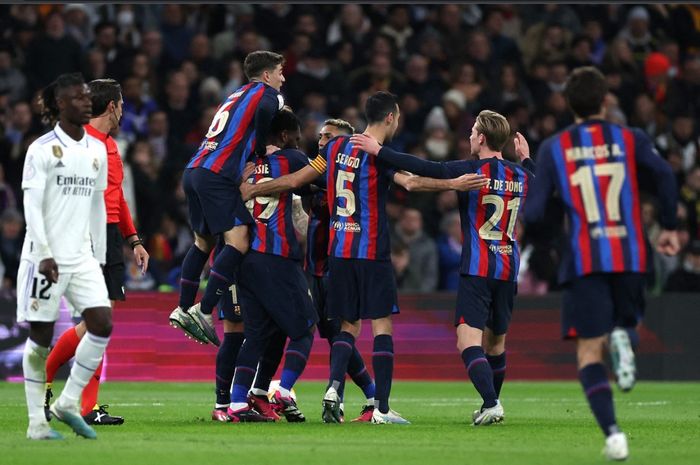 Barcelona yang diasuh oleh Xavi Hernandez berada di jalur untuk mengalahkan rekor Cagliari yang berusia 53 tahun dan jadi tim dengan pertahanan paling rapat dalam sejarah 5 liga top Eropa.