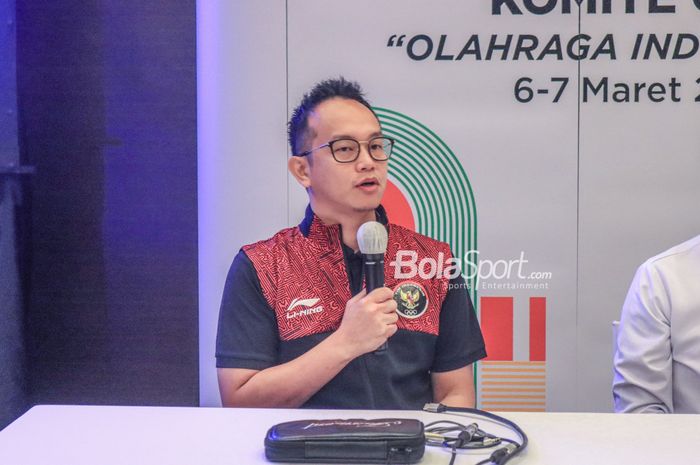 Chef de Mission (CdM) Kontingen Indonesia di SEA Games 2023, Lexyndo Hakim, sedang memberikan keterangan kepada awak media di Hotel Fairmont, Senayan, Jakarta, Senin (6/3/2022).