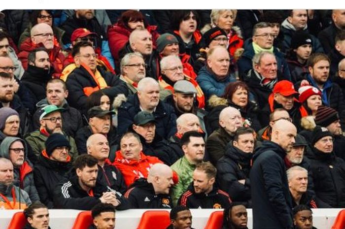 Erik ten Hag tidak menyalahkan suporter Manchester United yang meninggalkan Anfield sebelum pertandingan versus Liverpool selesai pada lanjutan Liga Inggris musim 2022-2023, Minggu (5/3/2023) 