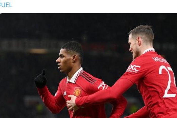 Striker Manchester United, Marcus Rashford, melakukan selebrasi bersama Wout Weghorst dalam laga leg pertama babak 16 besar Liga Europa kontra Real Betis di Stadion Old Trafford, Kamis (9/3/2023). Rashford kirim pesan ke Weghorst yang cetak gol dari bola muntah.