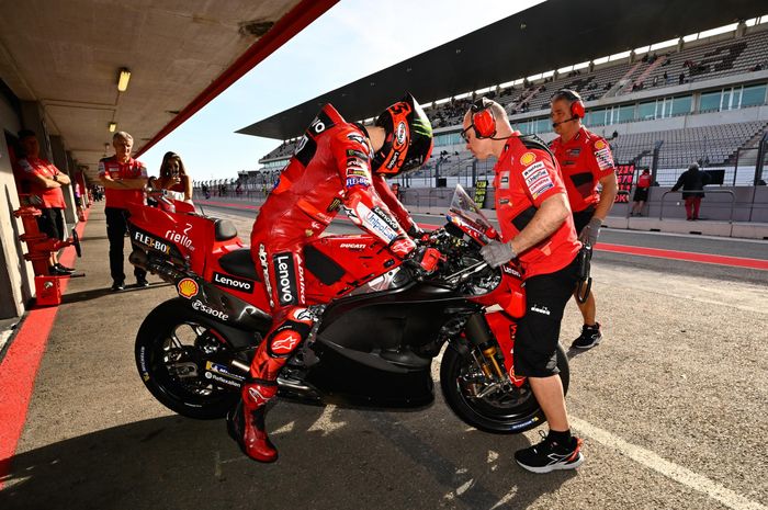 Pembalap Ducati Lenovo, Francesco Bagnaia, hampir menyelesaikan persiapannya pada Tes Pramusim MotoGP.