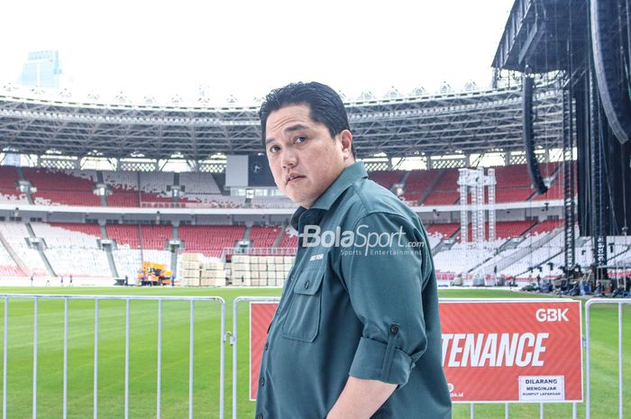 Ketua Umum PSSI, Erick Thohir, sedang memantau salah satu venue Piala Dunia U-20 2023 di Stadion Gelora Bung Karno, Senayan, Jakarta, Senin (13/3/2023).