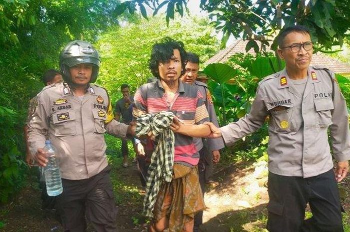 Sawal pelaku pembunuhan yang dendam usai diberi minum air bekas memandikan mayat