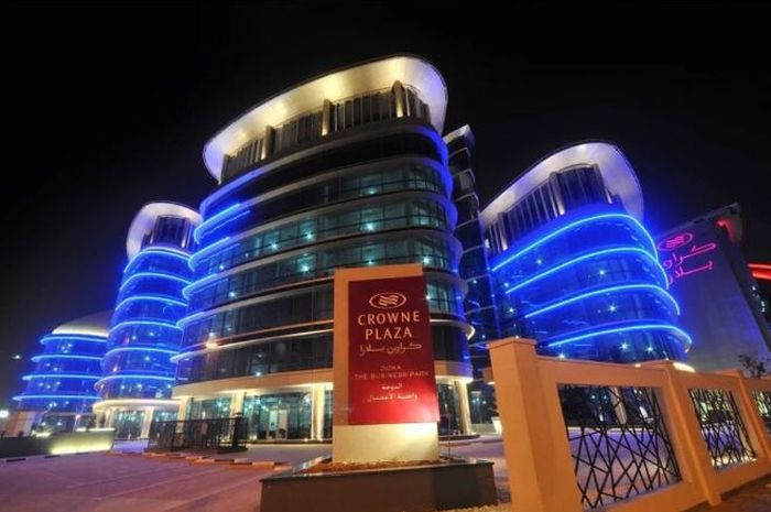 Penampakan Hotel Crowne Plaza di Doha, Qatar.