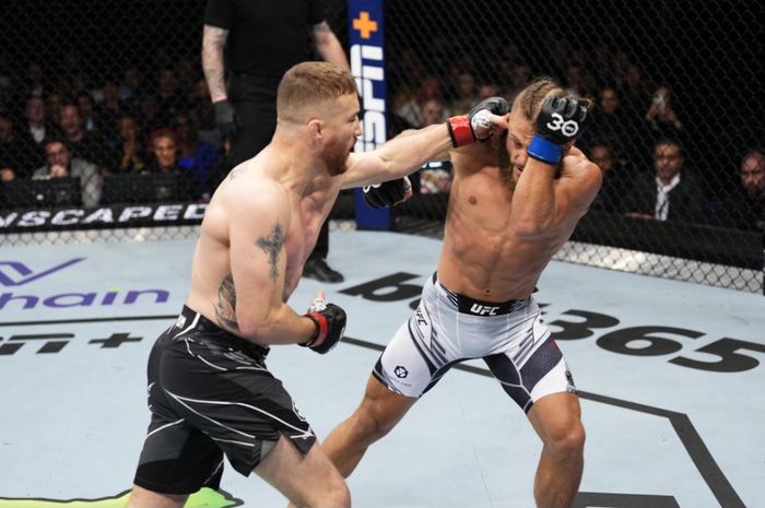 Duel Justin Gaethje (kiri) kontra Rafael Fiziev di UFC 286, Minggu (19/3/2023) WIB di O2 Arena, London.