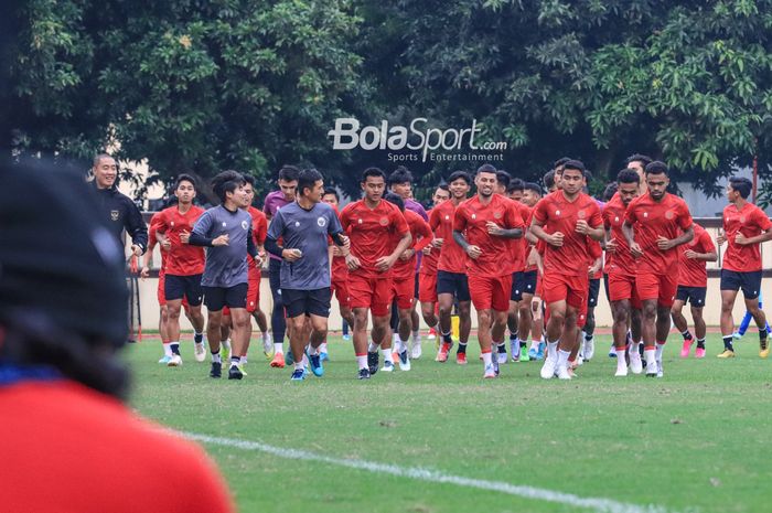 Skuat timnas Indonesia (skuad timnas Indonesia) sedang berlatih di Stadion PTIK, Blok M, Jakarta, Senin (20/3/2023).
