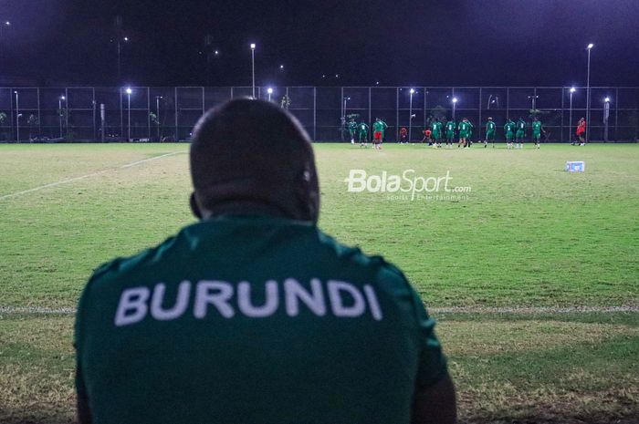 Suasana timnas Burundi berlatih di Lapangan Latih JIS (Jakarta International Stadium), Jakarta  Utara, Rabu (22/3/2023).