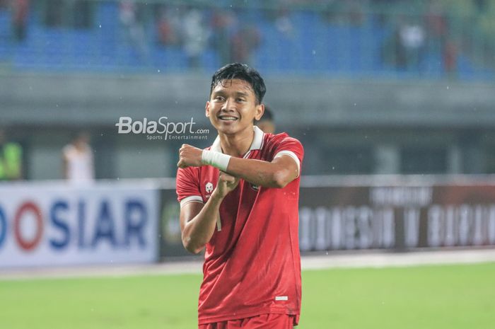 Selebrasi Dendy Sulistyawan setelah mencetak gol kedua timnas Indonesia ke gawang Burundi di Stadion Patriot, Sabtu (25/3/2023).