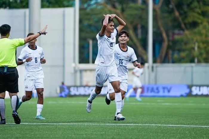 Pemain Timnas U-22 Kamboja merayakan gol ke gawang Timnas U-22 Singapura di Merlion Cup 2023.