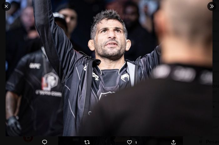 Beneil Dariush mengaku takkan sebut-sebut nama Islam Makhachev pada momen bentrokan lawan Charles Oliveira di UFC 288.